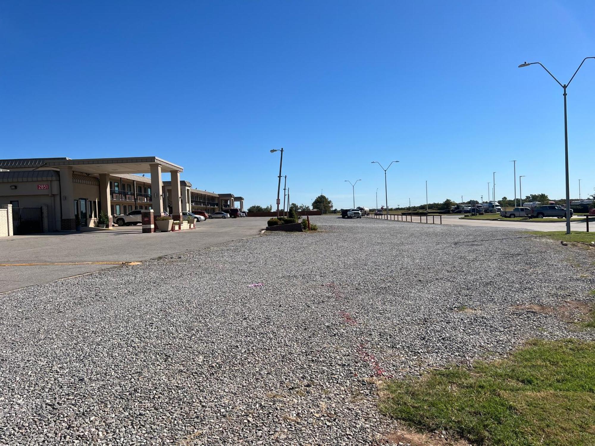 Hotel 81 El Reno Exterior photo